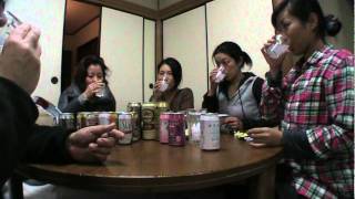 Japanese Drink review Horoyoi White Sour 108yen Calpis Flavor wowpow [upl. by Lily]