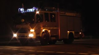 FEUER 2 in Bevern Löschhilfe Einsatzfahrten Feuerwehr Barmstedt [upl. by Akenaj245]