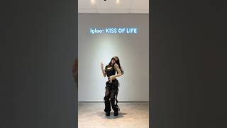 Love the concept 😎 kpop kissoflife dancecover igloo kpop kpopdance [upl. by Senecal28]