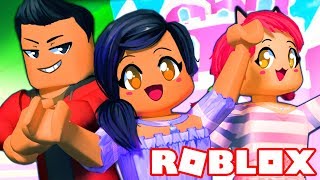 LIVING WITH MY CRAZY FRIENDS  ROBLOX [upl. by Oira]