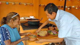 Para Este Frio De Noviembre Una Rica Comida Calientita y Hogareña CALDO XOCHITL [upl. by Sesylu]