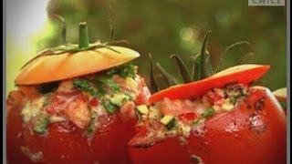 Carlo Cocina Tomates rellenos con huevo [upl. by Duhl]