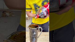 Uma coquinha dentro da CocaCola 😱🤣 funny shorts [upl. by Christos580]