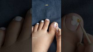 🌺💅Easy white flower Toe nail art nailart2024 subscribe trending nails shorts share shortsfeed [upl. by Annayad]