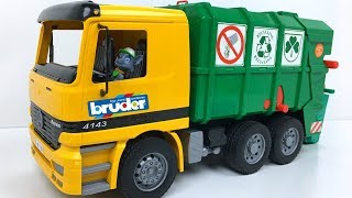 JUGUETE CAMION DE BASURA PARA NINOS  TOY TRASH TRUCK FOR CHILDREN BRUDER GARBAGE TRUCK [upl. by Natek]