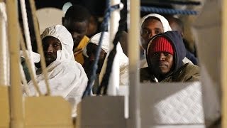 Migrants  augmentation des opérations de sauvetage [upl. by Anikram136]