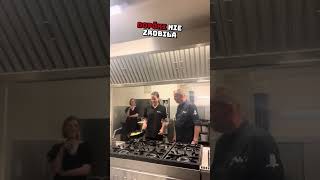 Rzuciła mu gorącą patelnie😱🔥restaurantmalins on TT [upl. by Menzies]