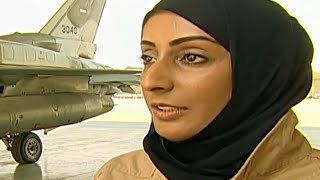 Esta mujer piloto es la peor pesadilla de ISIS [upl. by Arriaet281]