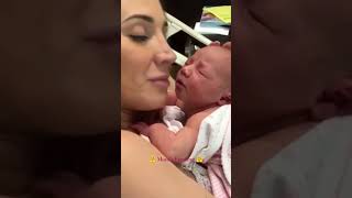 🎧Mom Love kisses 😘  babycare newborncare newbornfeeding momlife breastfeeding mom cutebaby [upl. by Aigroeg604]