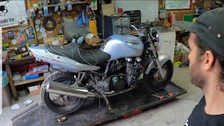 Dune épave à un Caferacer  Zr7 Project Ep 1 [upl. by Longawa731]