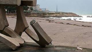 Temporal Rompe Paseo Maritimo en La Coruña [upl. by Itnava376]