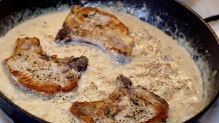 Côtelettes de porc à la sauce aux champignons amp crème 🥩🥛  Côtelettes en sauce  Recette  306 [upl. by Orodisi]