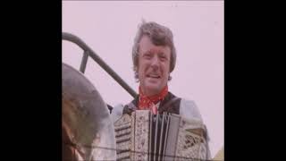 quotThe Combine Harvesterquot  The Wurzels ORIGINAL PROMO FILM [upl. by Krissie203]