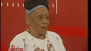 Omara Portuondo  Contigo En La Distancia  Sonando En Cuba [upl. by Bautram593]