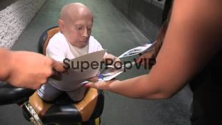 Verne Troyer greets fans at Get Lucky For Lupus in Los An [upl. by Ysle]