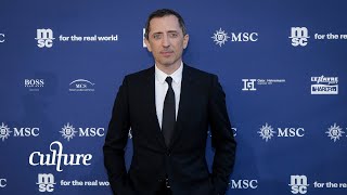 Que vaut la série quotHuge in Francequot de Gad Elmaleh aux EtatsUnis [upl. by Airtemad]