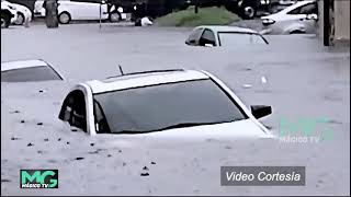 Ahora hay vehiculos atrapados por Inundaciones debido a las lluvias intensas en San Salvador [upl. by Senior]