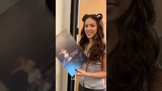 Olivia Rodrigo PRANKED to sign this picture celebrity [upl. by Bobbe]