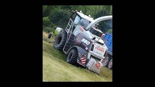 Trávne senáže v kopci  Claas Jaguar 980 BLACK amp Tatra 815 Agro [upl. by Farrar87]