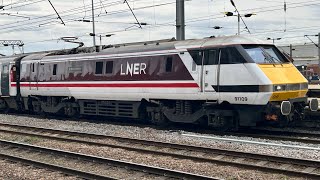 91109 LNER leaving Doncaster railway station [upl. by Zeba737]