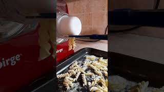 Fusilli freschi fatti a casa VELOCI e SEMPLICI con la macchina per la Pasta Sirge PASTAMAGIC [upl. by Ban]