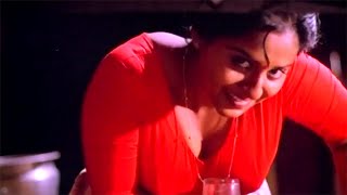 ഇങ്ങനെ നിന്നാൽ ആളുകൾ ചോര ഊറ്റി കുടിക്കും  Valayam Malayalam Movie Romantic Scene  Beena Antony [upl. by Korwin]