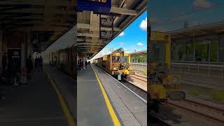 Maintenance Train comes hurtling through Nuneaton Railway Station [upl. by Fullerton656]