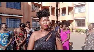 Akur Thon Leek live video in Nairobi [upl. by Anailli]