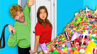 8 FAÇONS DE FAIRE PASSER DES BONBONS DEVANT SES PARENTS [upl. by Mikey]