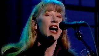 LOREENA MCKENNITT 🎤 The Mummers Dance 🎶 Live 1998 [upl. by Pouncey301]