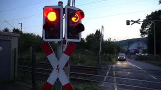 Automatische Bahnschranke Bad Honnef Rheinstrecke  Schranke bald auf den Kopf 04 2019 NEU [upl. by Eahsat]