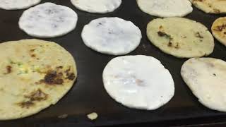 60SECOND EXCURSION Making pupusas in El Salvador [upl. by Kern]