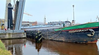 Cementtanker de KEIZERSGRACHT vaart richting de Zuiderhaven in Groningen [upl. by Hoffert]