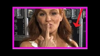 Andrea Berg ObenohneAufnahmen weiterhin im Internet  und auch in diesem Kleid zeigt sie viel Ha [upl. by Neelav]