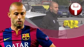 Mascherano con problemas para aparcar [upl. by Dlareme]