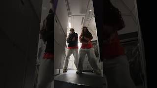 BAILANDO EN UN AVION DE VUELTA A ESPAÑA losangeles dance trend tiktok challenge viralvideo [upl. by Bilicki]