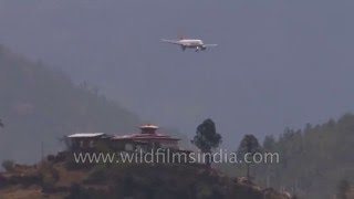 Toughest landing Airbus A319 descends steeply to land at Paro Bhutan [upl. by Andee]