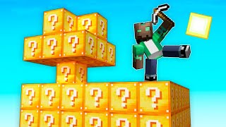 DESAFÍO DE LUCKY BLOCK en SKYBLOCK 😱 CARRERA de LUCKY BLOCK en MINECRAFT [upl. by Carmina]