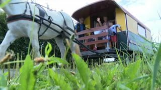 Insolite  Séjourner en roulotte dans le Sud Vendée [upl. by Namharludba92]