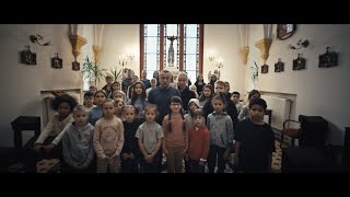 Czesław Mozil – Mama zawsze mówiła Official Video [upl. by Woodward285]