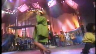 Queen Latifah  Latifahs Had It Up 2 Here Live [upl. by Juline]