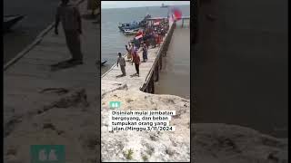 DetikDetik Jembatan Roboh di Pulau Hatta Maluku Tengah channelpewartatv viralvideo [upl. by Ycnaf]