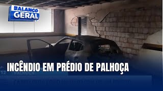 Carro pega fogo em garagem de prédio em Palhoça [upl. by Trip]