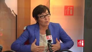 Ebola «Il faut montrer qu’on peut en guérir et qu’on va réussir à le faire» selon Annick Girardin [upl. by Aserehs919]