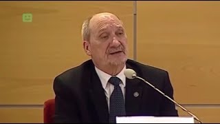 Armes Électromagnétiques  Le ministre de la Défense de la Pologne  Antoni Macierewicz  Mars 2016 [upl. by Airetas755]