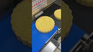 Handsome Workers Make Delicious FiveNut Mooncakes cake mooncake food [upl. by Gottuard]