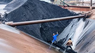 Barge unloading 2600 tons of large iron ore  Smooth flow  Vlog of work on barge [upl. by Kutzer]