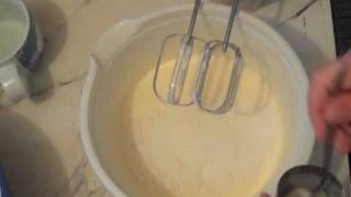 Simple sponge cake recipe with a twist  Különleges piskòta tèszta [upl. by Aytnahs]