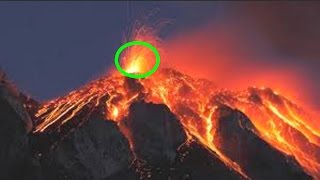 Ecuadors Tungurahua volcano erupts [upl. by Cirred]