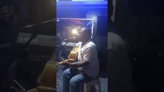 belka tobis en pleine répétition avec son orchestre au Cameroun [upl. by Kerad521]